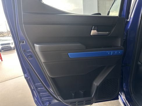 Used 2024 Toyota Tacoma TRD Sport w/ TRD Sport Upgrade Package image 17