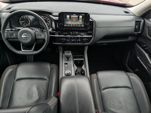 Used 2023 Nissan Pathfinder SL AWD/4WD image 10