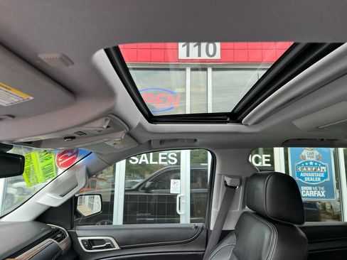 Used 2015 GMC Yukon Denali w/ Touring Package AWD/4WD image 13