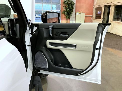 New 2026 GMC Hummer EV 2X image 16