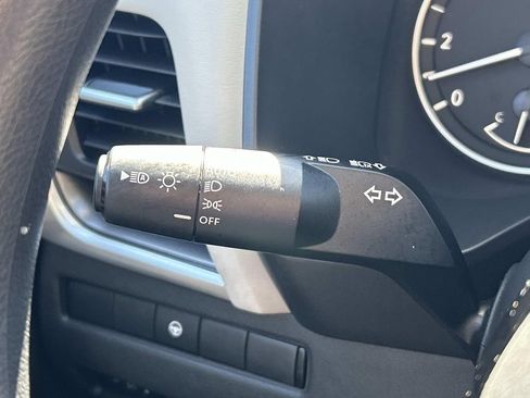Certified 2023 Nissan Rogue SV AWD/4WD image 29