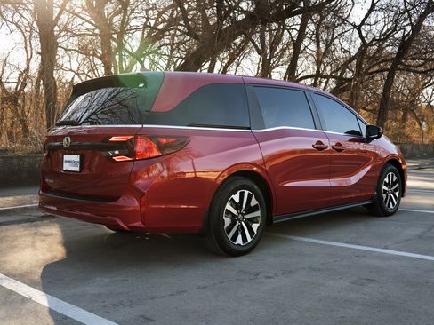 Used 2026 Honda Odyssey EX-L image 9