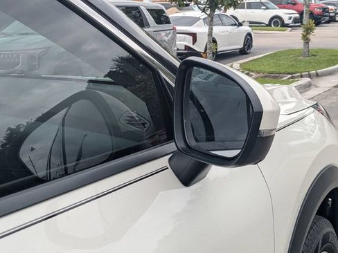 Used 2023 Nissan Rogue Platinum w/ Platinum Premium Package FWD image 11
