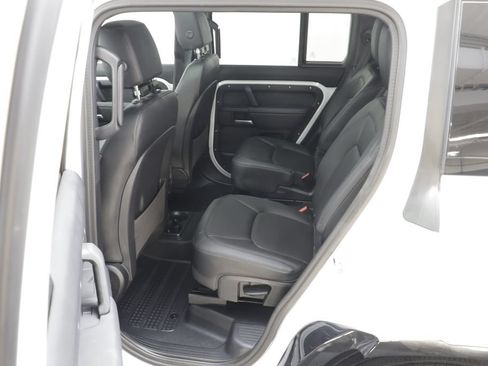 Certified 2025 Land Rover Defender 130 X-Dynamic SE AWD/4WD image 15