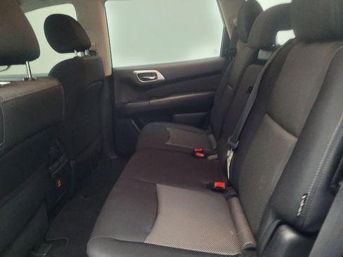 Used 2018 Nissan Pathfinder S AWD/4WD image 18