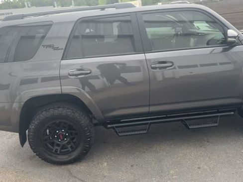 Used 2023 Toyota 4Runner TRD Off-Road Premium w/ Moonroof Package AWD/4WD image 18