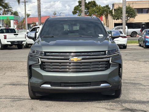 Used 2023 Chevrolet Suburban Premier image 2