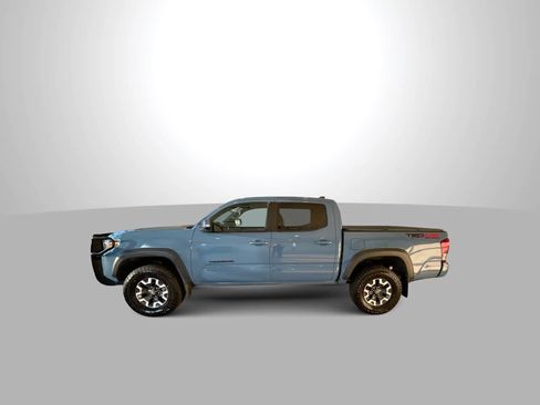 Used 2019 Toyota Tacoma TRD Off-Road AWD/4WD image 5
