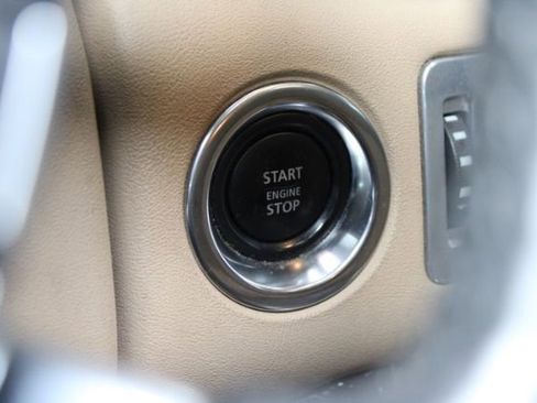 Used 2012 Land Rover Range Rover HSE image 11