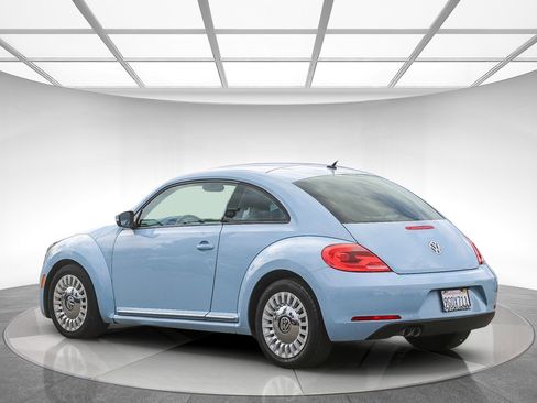Used 2013 Volkswagen Beetle 2.5 image 2