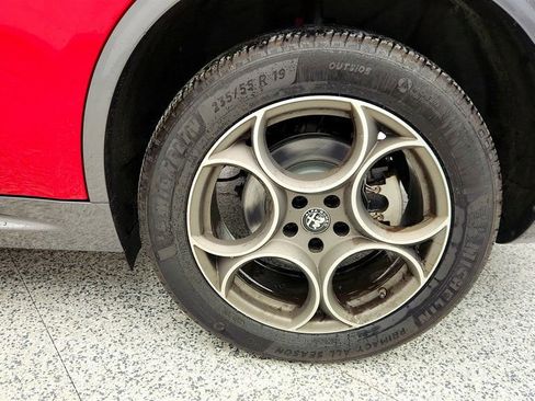 Used 2022 Alfa Romeo Stelvio Ti image 9