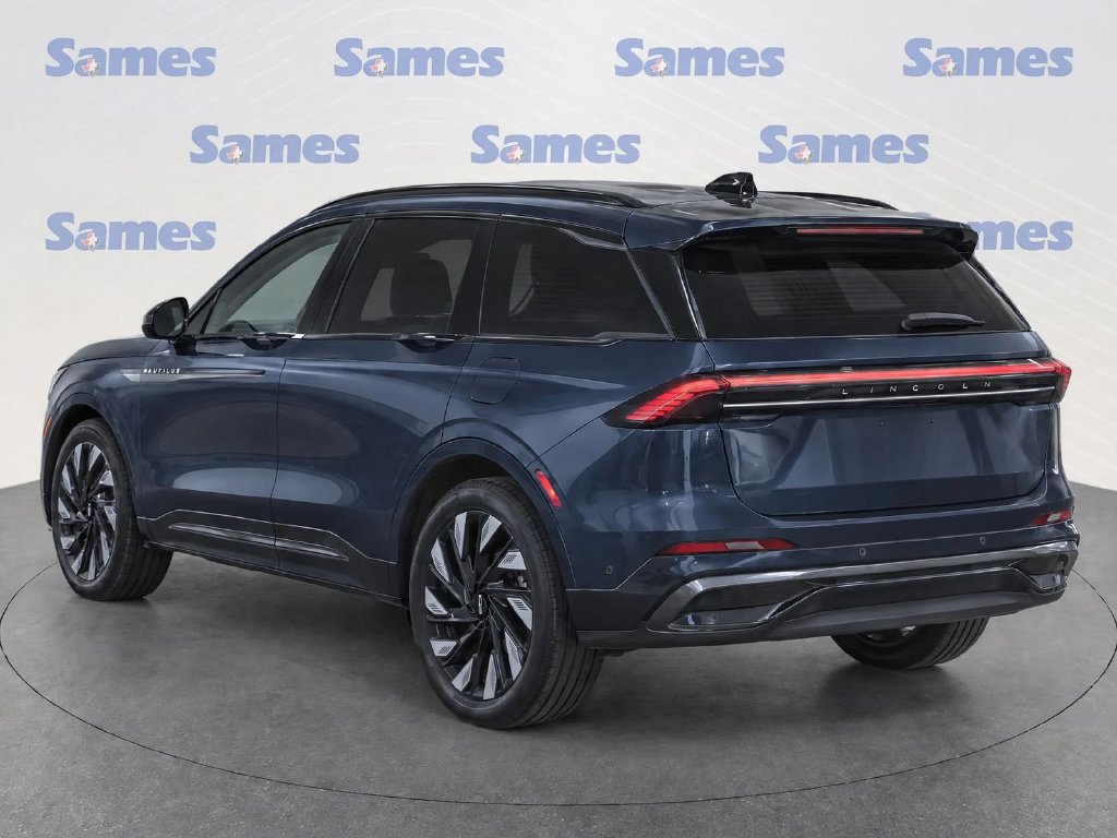 Used 2024 Lincoln Nautilus Reserve w/ Equipment Group 202A AWD/4WD image 4