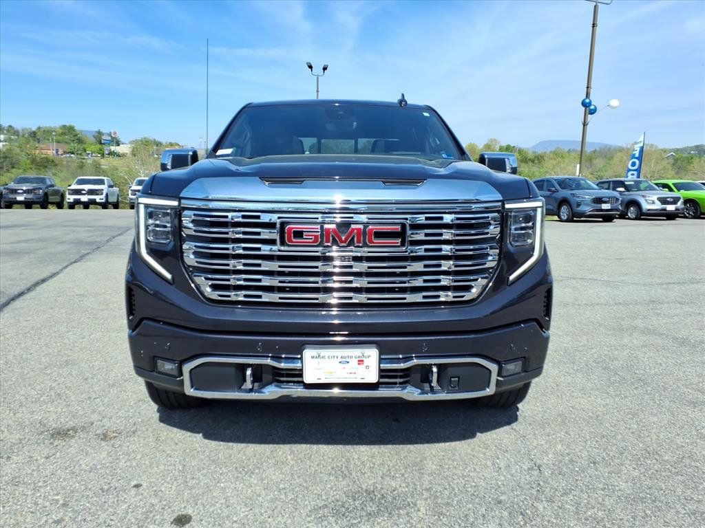 Used 2023 GMC Sierra 1500 Denali w/ Denali Reserve Package AWD/4WD image 4