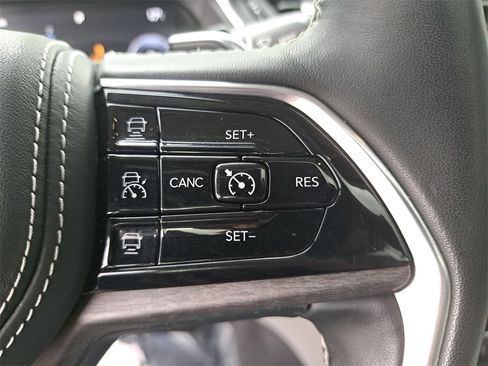 Used 2022 Jeep Grand Cherokee L Overland w/ Luxury Tech Group IV image 20