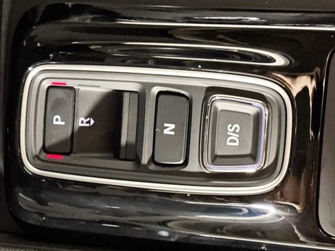 New 2025 Honda Pilot Touring image 18