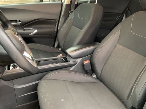 Used 2024 Nissan Kicks SV image 16