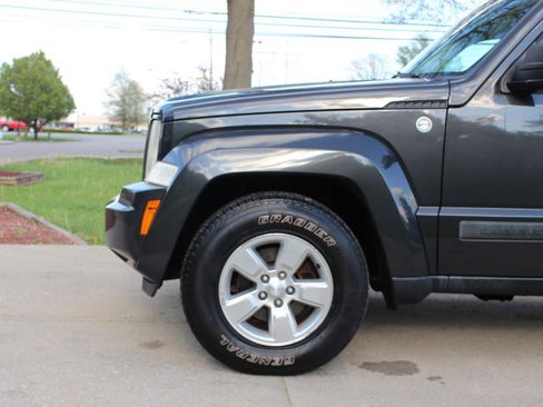 Used 2011 Jeep Liberty Sport w/ Popular Equipment Group AWD/4WD image 39