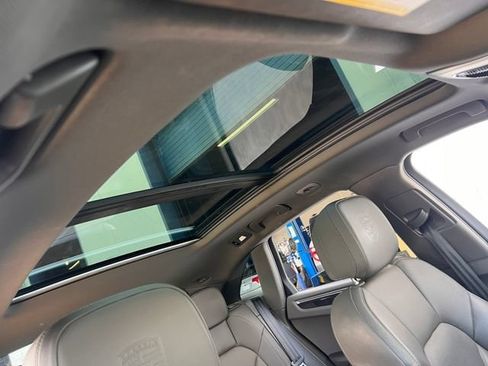 Used 2020 Porsche Macan S AWD/4WD image 35