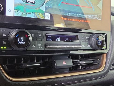 Used 2025 Toyota Grand Highlander AWD Hybrid image 20