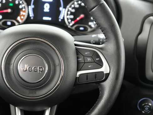 Used 2019 Jeep Renegade Latitude w/ Cold Weather Group FWD image 12