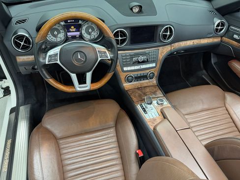 Used 2014 Mercedes-Benz SL 550 image 3