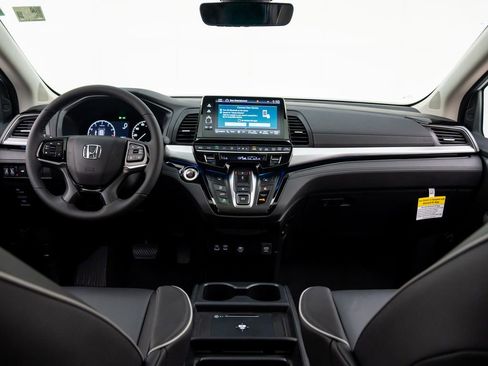 Certified 2026 Honda Odyssey Touring image 10