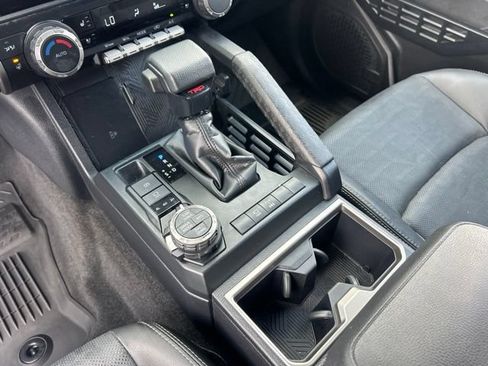 Used 2025 Toyota 4Runner TRD Off-Road Premium AWD/4WD image 25