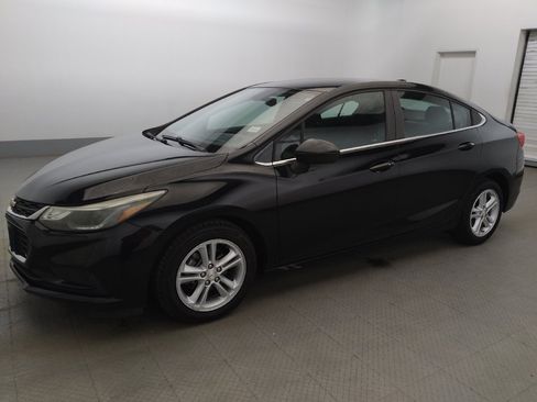 Used 2016 Chevrolet Cruze LT w/ Convenience Package FWD image 2