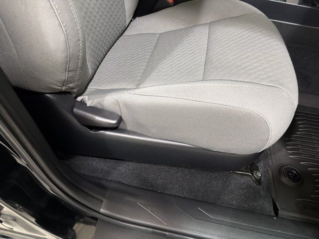 Used 2022 Toyota Tacoma SR5 AWD/4WD image 37