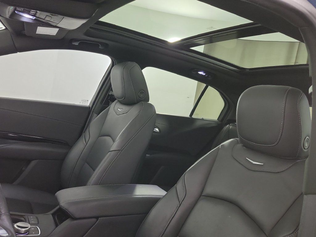 Certified 2024 Cadillac XT4 Luxury w/ Cold Weather Package FWD image 20