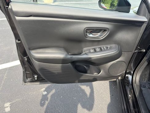 Used 2024 Honda HR-V LX image 12