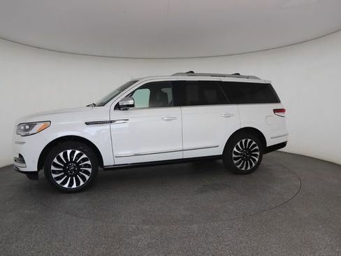 Used 2024 Lincoln Navigator Black Label image 5