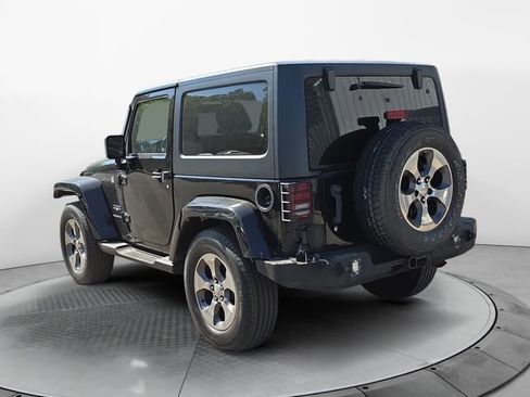 Used 2017 Jeep Wrangler Sahara w/ Dual Top Group AWD/4WD image 2