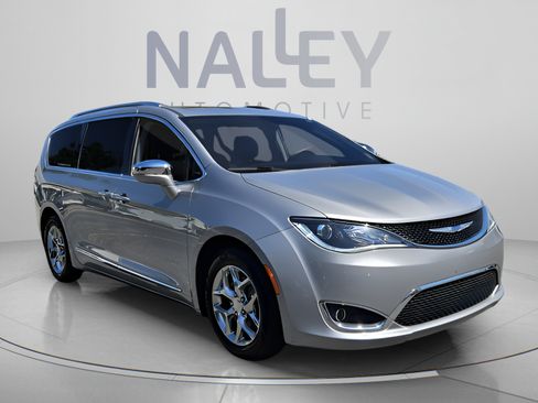 Used 2018 Chrysler Pacifica Limited FWD image 7
