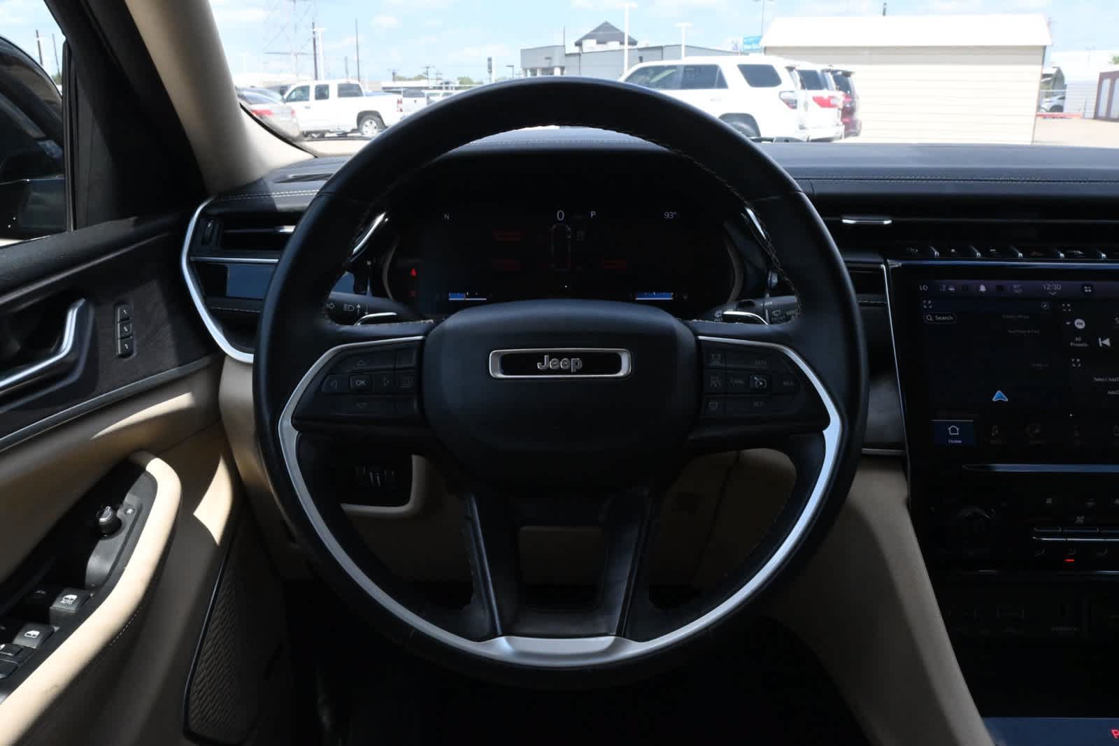 Used 2022 Jeep Grand Cherokee Limited w/ Luxury Tech Group II RWD image 9