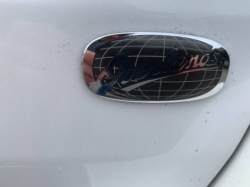 Used 2018 Jeep Grand Cherokee Overland image 4