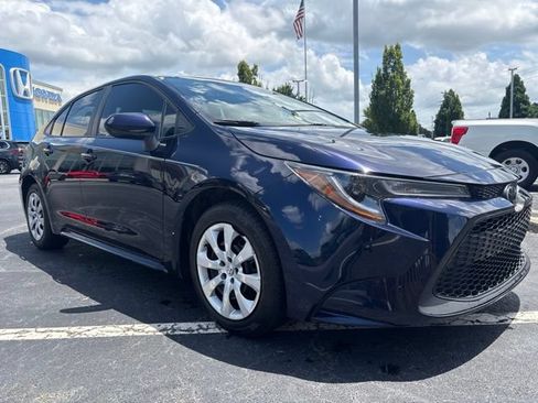 Used 2022 Toyota Corolla LE FWD image 3
