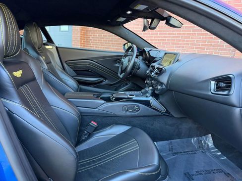 Used 2019 Aston Martin V8 Vantage Coupe image 34