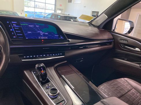 Used 2023 Cadillac Escalade Premium Luxury Platinum image 15