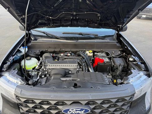 New 2026 Ford Maverick XLT w/ XLT Luxury Package AWD/4WD image 8