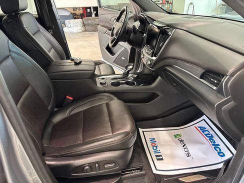 Used 2023 Chevrolet Traverse High Country w/ LPO, Floor Liner Package AWD/4WD image 20