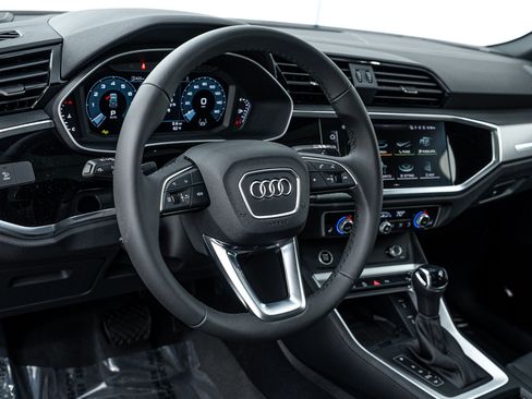 New 2025 Audi Q3 2.0T Premium image 8