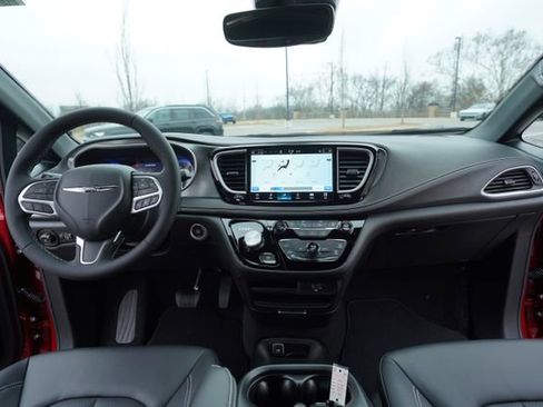 New 2026 Chrysler Pacifica Select image 26