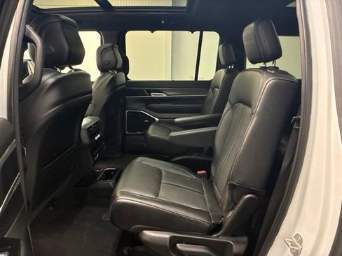 Used 2023 Jeep Wagoneer L Series III w/ Premium Group I AWD/4WD image 50