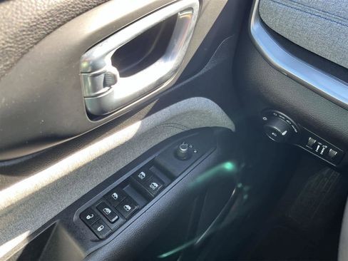 Used 2024 Jeep Compass Latitude image 23