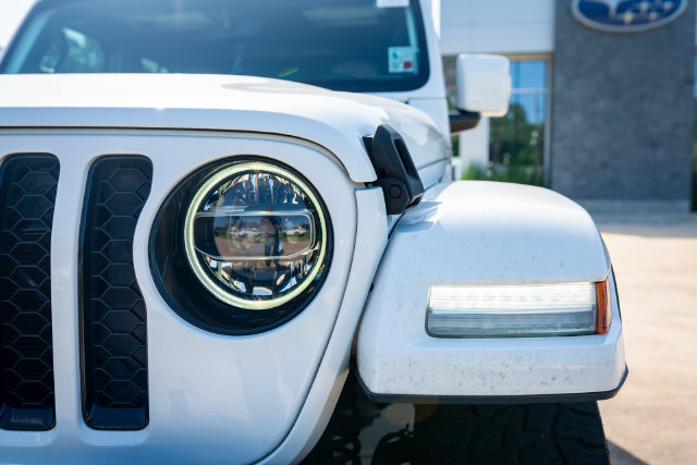 Used 2022 Jeep Gladiator Overland AWD/4WD image 3