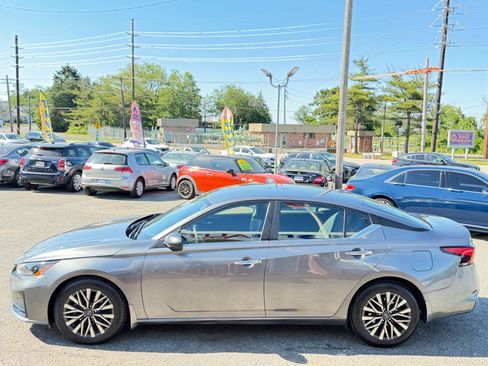 Used 2024 Nissan Altima 2.5 SV FWD image 7