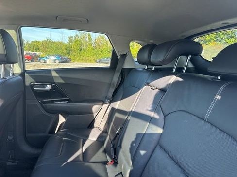 Used 2018 Kia Niro EX w/ EX Premium Package image 14