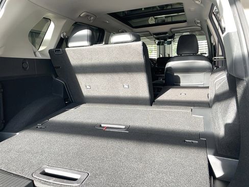 Used 2023 Nissan Rogue SL w/ SL Premium Package image 28