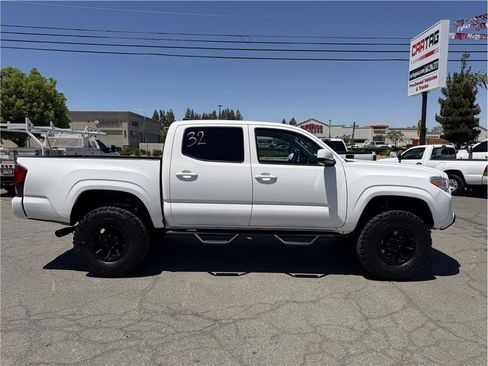 Used 2021 Toyota Tacoma SR AWD/4WD image 2